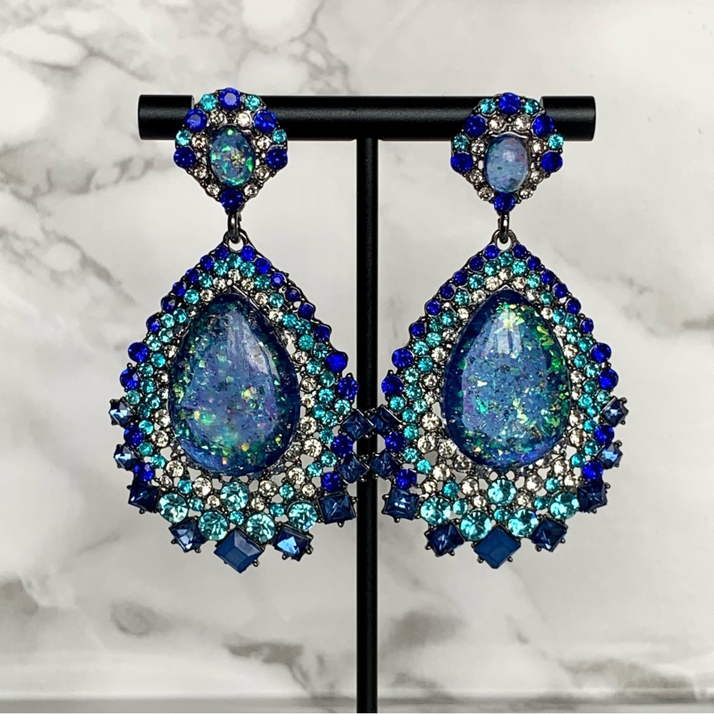 ◾️High-Quality Blue Rhinestone Dangle Earrings - Picture 6 of 6
